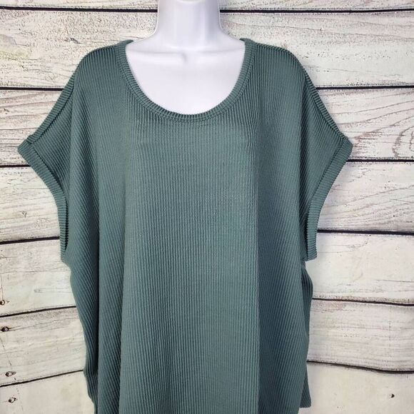 Maurices 24/7 Ribbed Dolman Sleeve Oversized Tunic Top Green Plus 2X - Picture 2 of 6